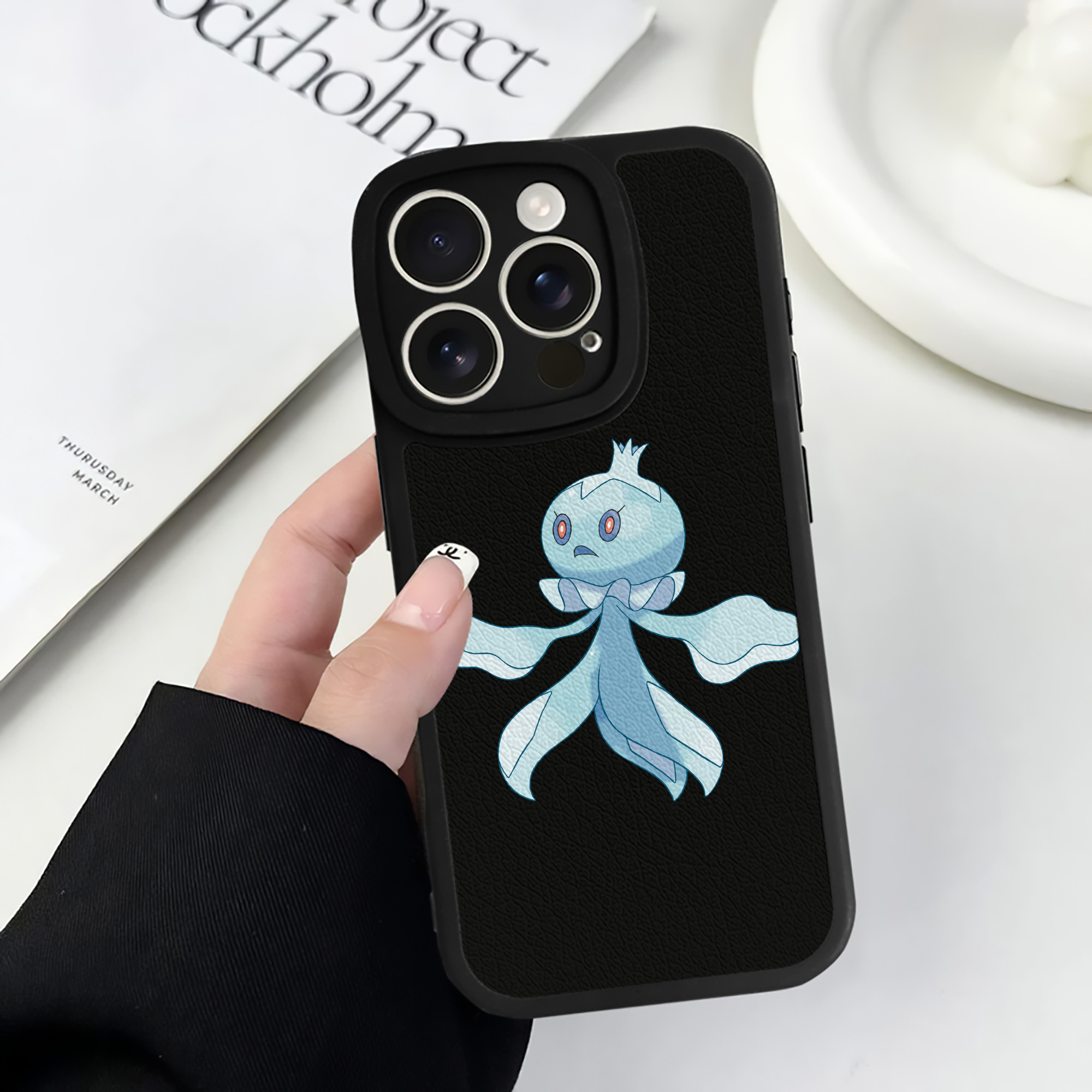 （画像用） ポケットモンスター Pokémon 【iPhone 16シリーズ対応】シリコンスマホケース（レザー調） 材質：シリコン